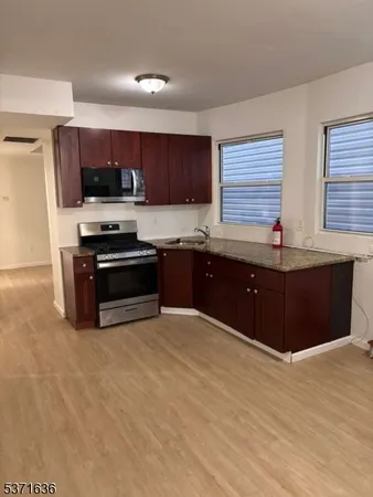 $2,100 | 60 South 12th Street, Unit 3, Newark, NJ 07107