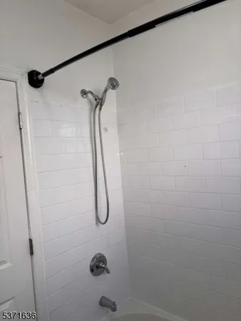 $2,100 | 60 South 12th Street, Unit 3, Newark, NJ 07107