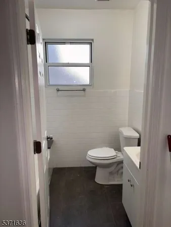$2,100 | 60 South 12th Street, Unit 3, Newark, NJ 07107