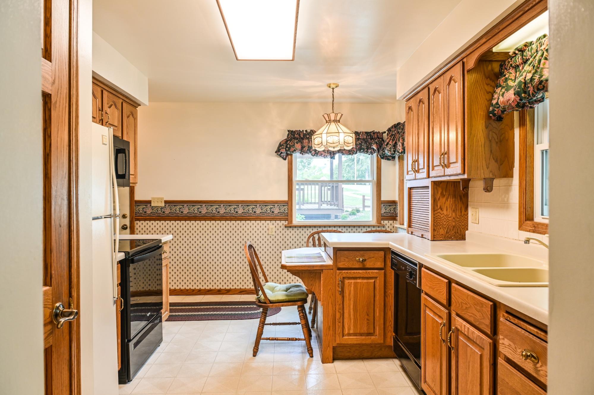 824 Messer Street Rhinelander, WI 54501 - Photo 9 of 36 Gallery Image 9