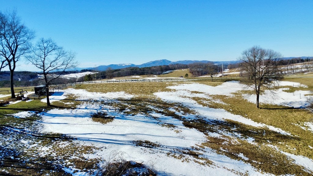 539 Crestview Road Galax, VA 24333 - Photo 41 of 46 Gallery Image 41
