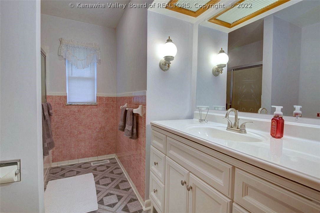 438 Strawberry Road St. Albans, WV 25177 - Photo 26 of 35 Gallery Image 26