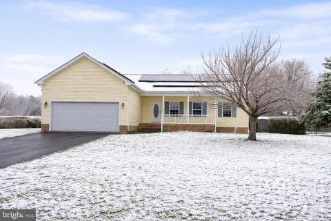 $2,950 | 220 Barnes Boulevard, Colonial Beach, VA 22443