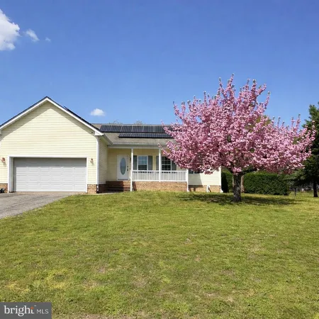 $2,950 | 220 Barnes Boulevard, Colonial Beach, VA 22443