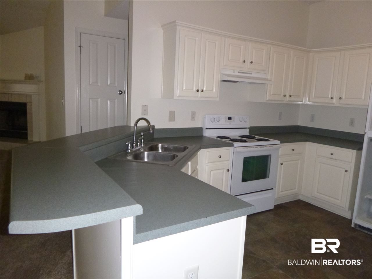 2686 Hampton Park Circle Foley, AL 36535 - Photo 2 of 11