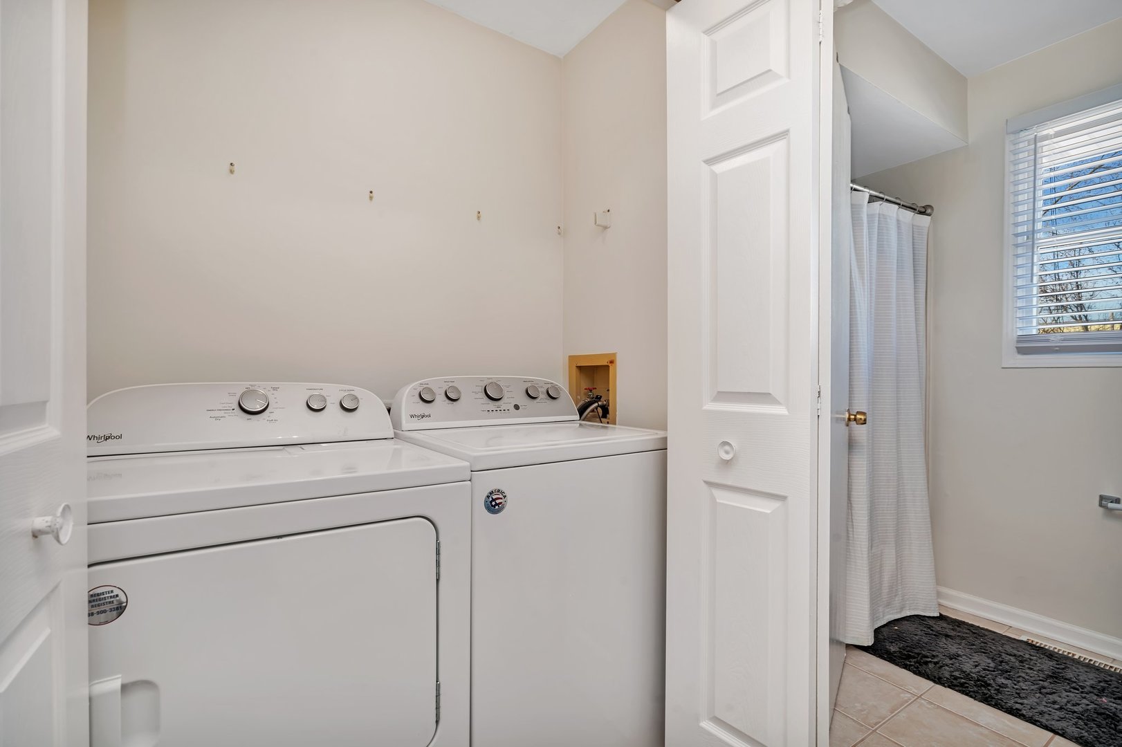 403 South Raven Road Shorewood, IL 60404 - Photo 16 of 24 a utility room with dryer and washer