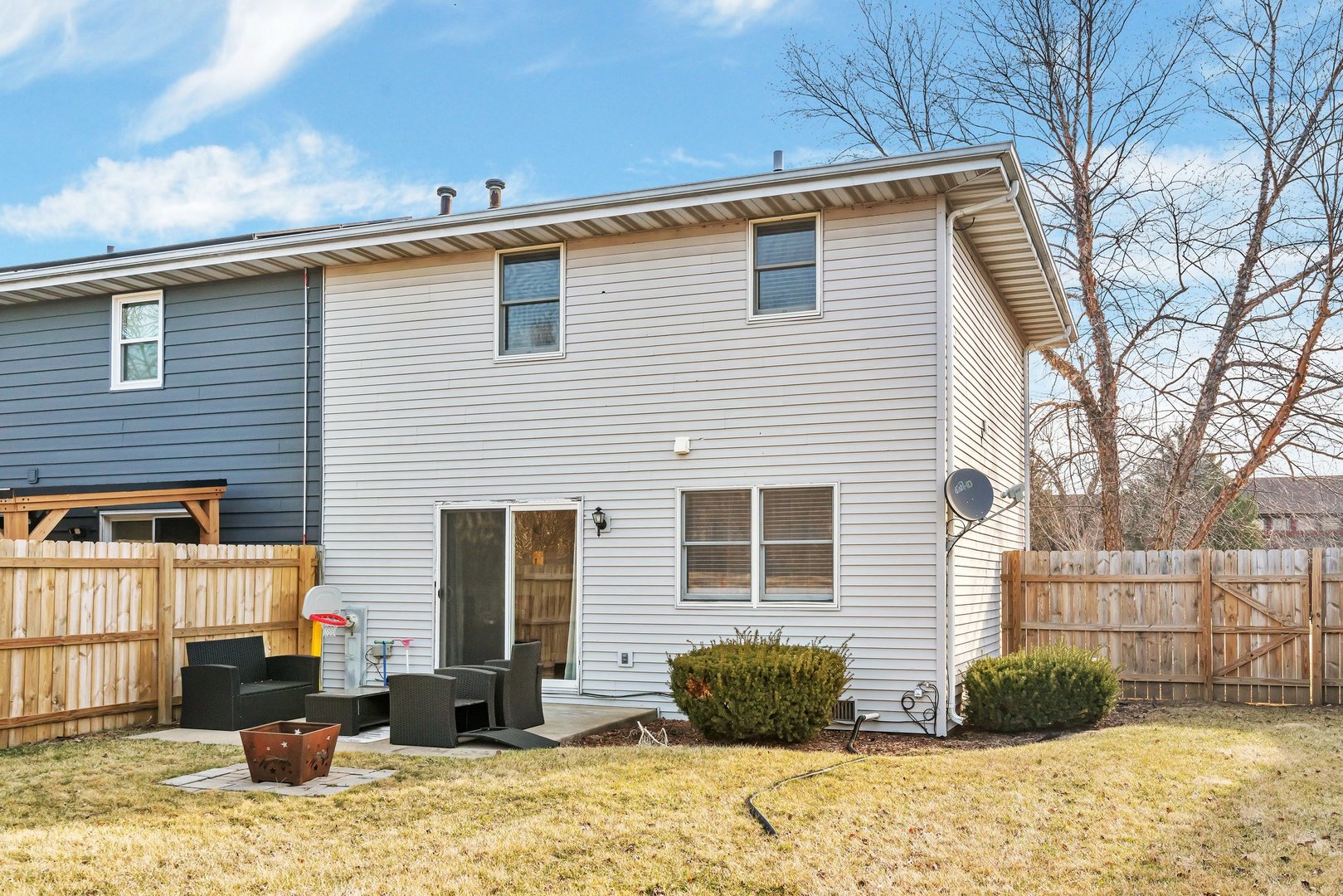 403 South Raven Road Shorewood, IL 60404 - Photo 17 of 24 a front view of a house with a yard