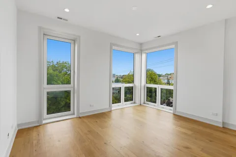 $2,250,000 | 6414 North Francisco Avenue, Chicago, IL 60645