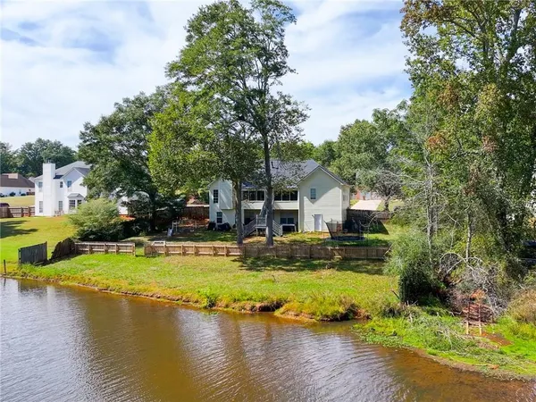 $399,000 | 386 Waterfront Drive, McDonough, GA 30253