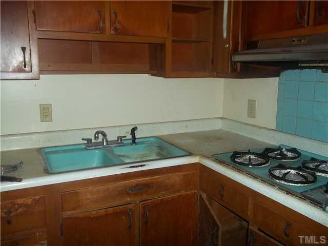 613 Delany Drive Raleigh, NC 27610 - Photo 10 of 12 Kitchen