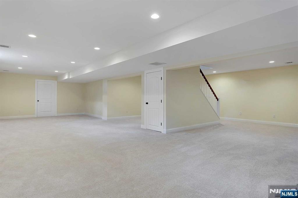 582 Green Valley Road Paramus, NJ 07652 - Photo 22 of 25 a view of an empty room