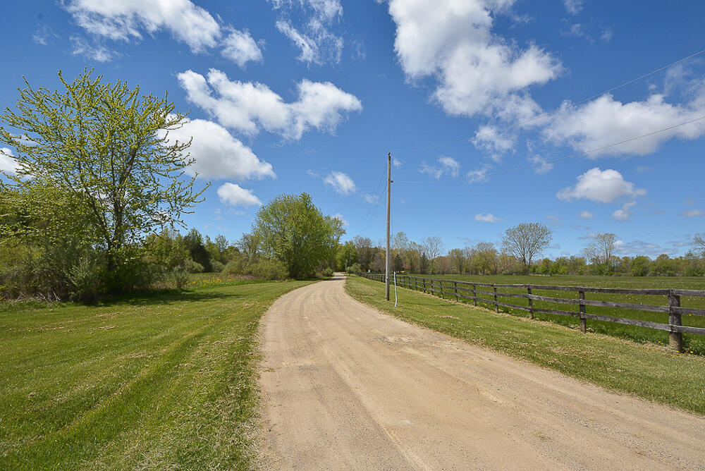 11318 Landon Road Baroda, MI 49101 - Photo 3 of 74 11318Landon_82