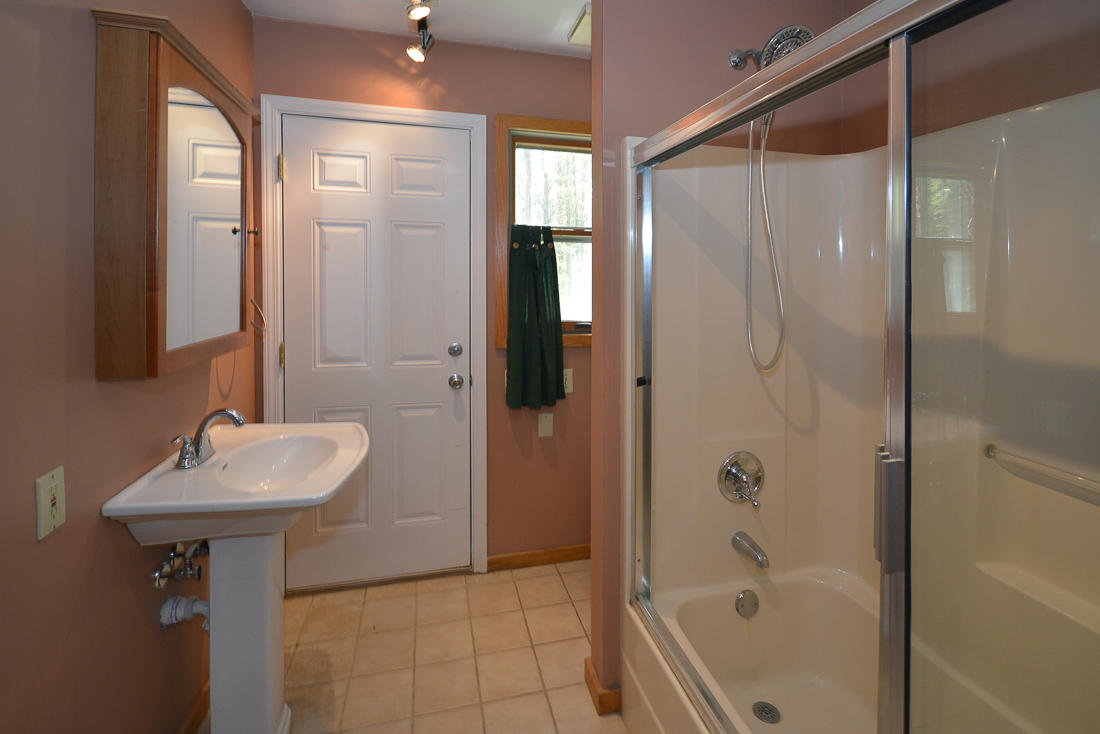 11318 Landon Road Baroda, MI 49101 - Photo 34 of 74 11318Landon_27