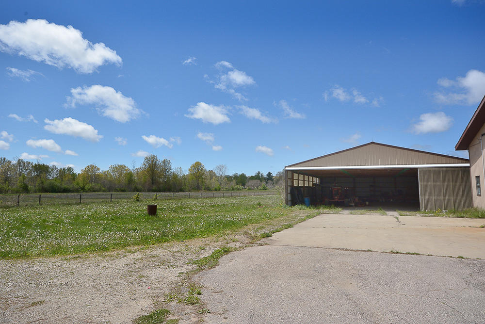11318 Landon Road Baroda, MI 49101 - Photo 52 of 74 11318Landon_56