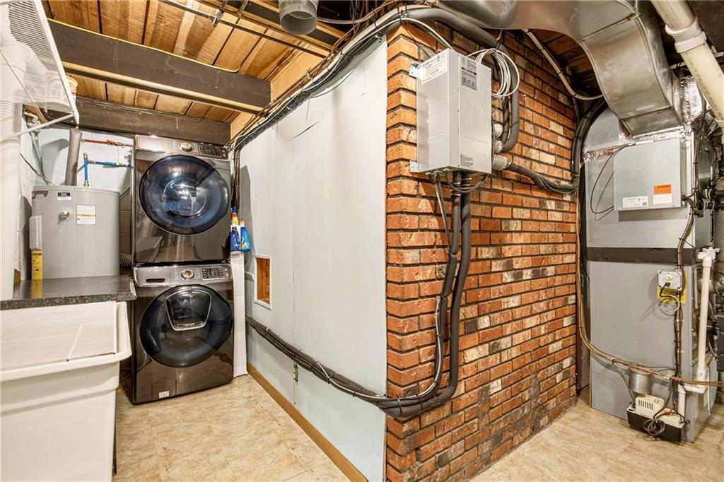 147 Weyant Road White, PA 15490 - Photo 34 of 47 a view of walk in closet