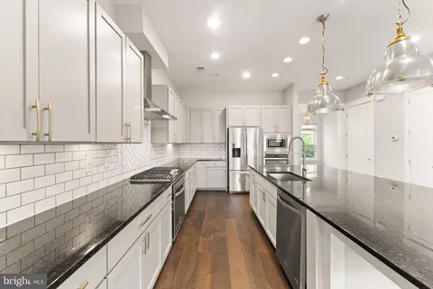 $1,200,000 | 204 Railbender Alley Southeast, Leesburg, VA 20175