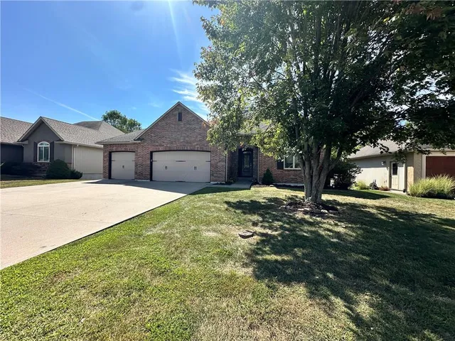 $520,000 | 1209 Holland Square, Warrensburg, MO 64093