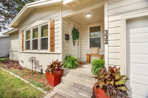 $171,000 | 332 South Chiltipin Street, Sinton, TX 78387