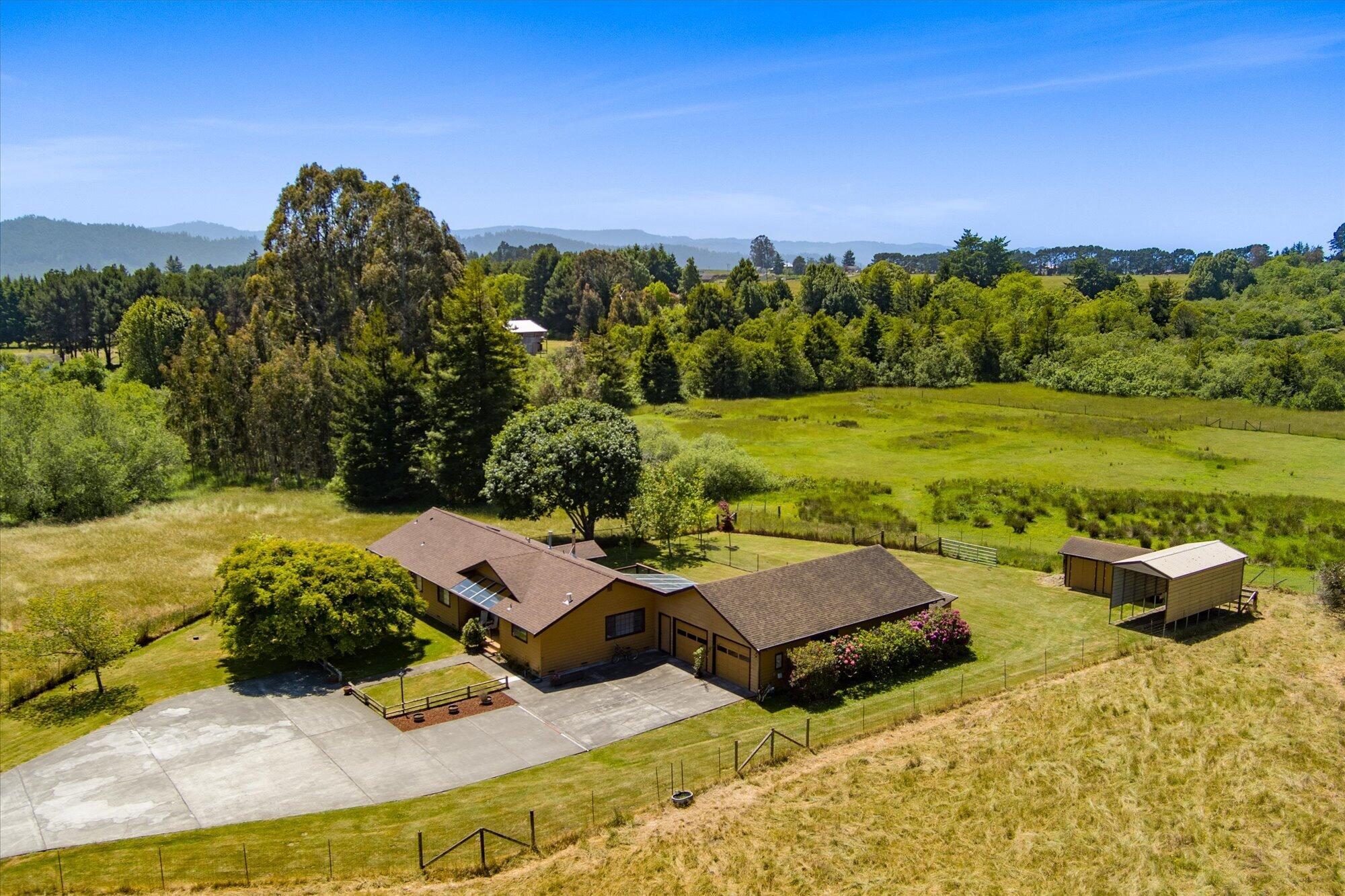 2800 Barber Creek Road Hydesville, CA 95547 - Photo 3 of 60