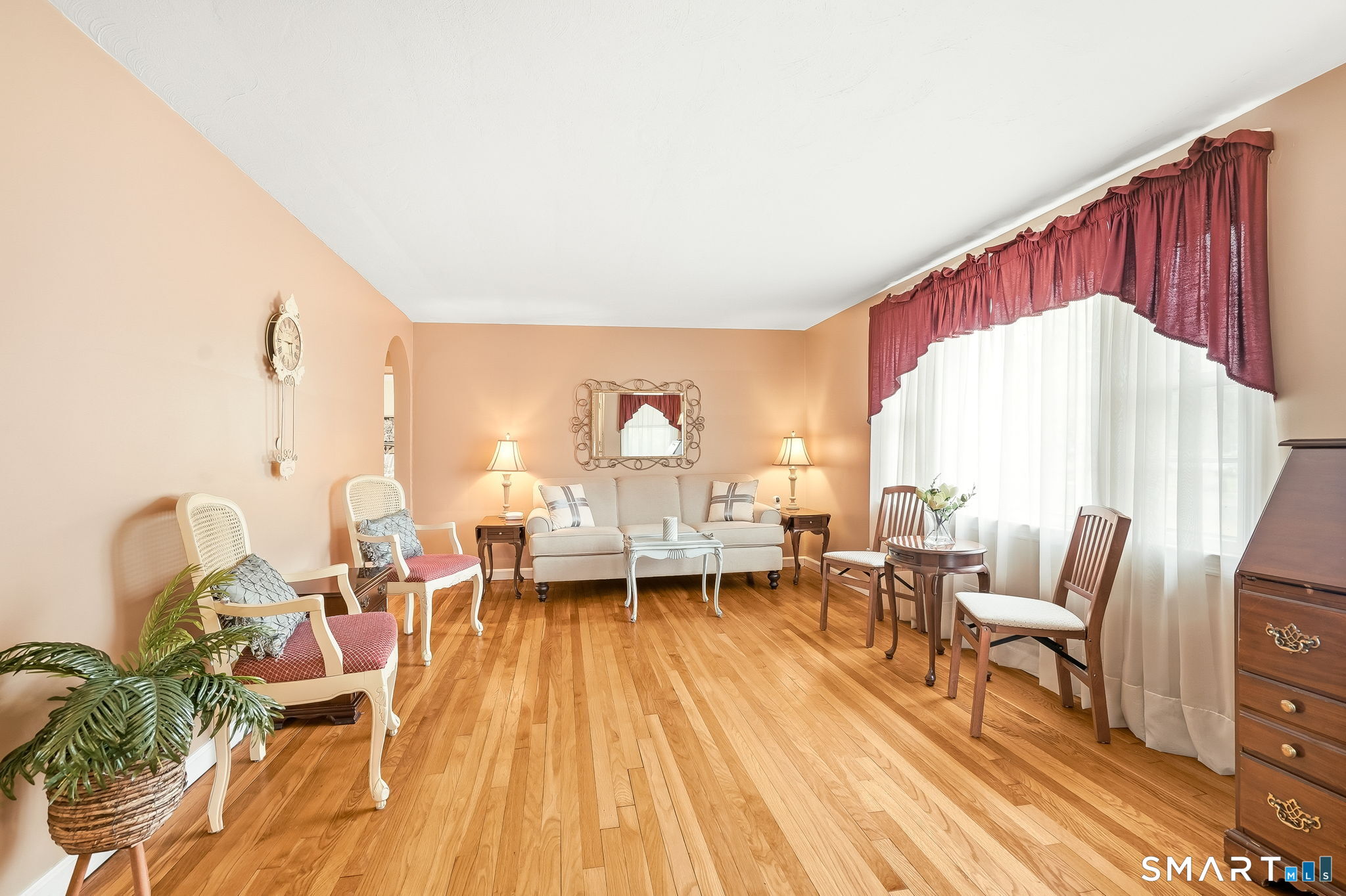 172 Pool Road North Haven, CT 06473 - Photo 4 of 36