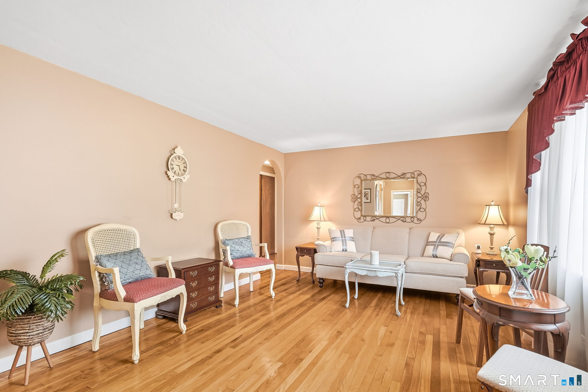 172 Pool Road North Haven, CT 06473 - Photo 5 of 36