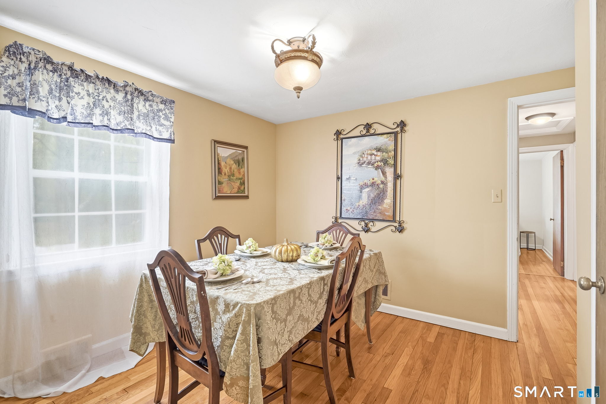 172 Pool Road North Haven, CT 06473 - Photo 8 of 36