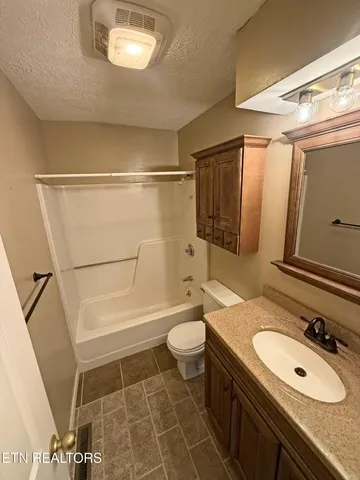 $259,900 | 324 Farris Circle, La Follette, TN 37766