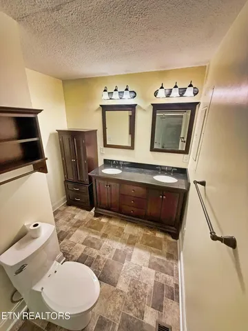 $259,900 | 324 Farris Circle, La Follette, TN 37766