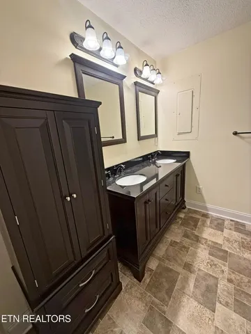 $259,900 | 324 Farris Circle, La Follette, TN 37766