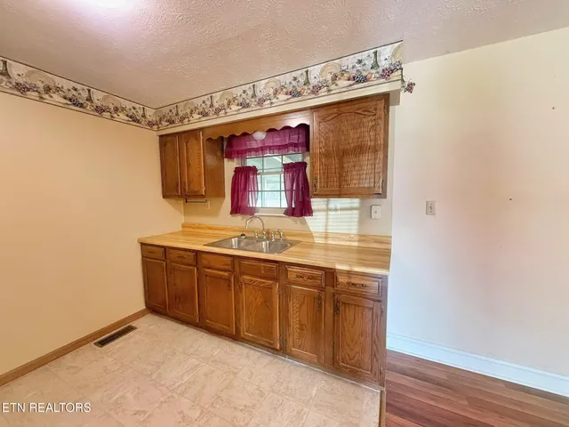 $259,900 | 324 Farris Circle, La Follette, TN 37766