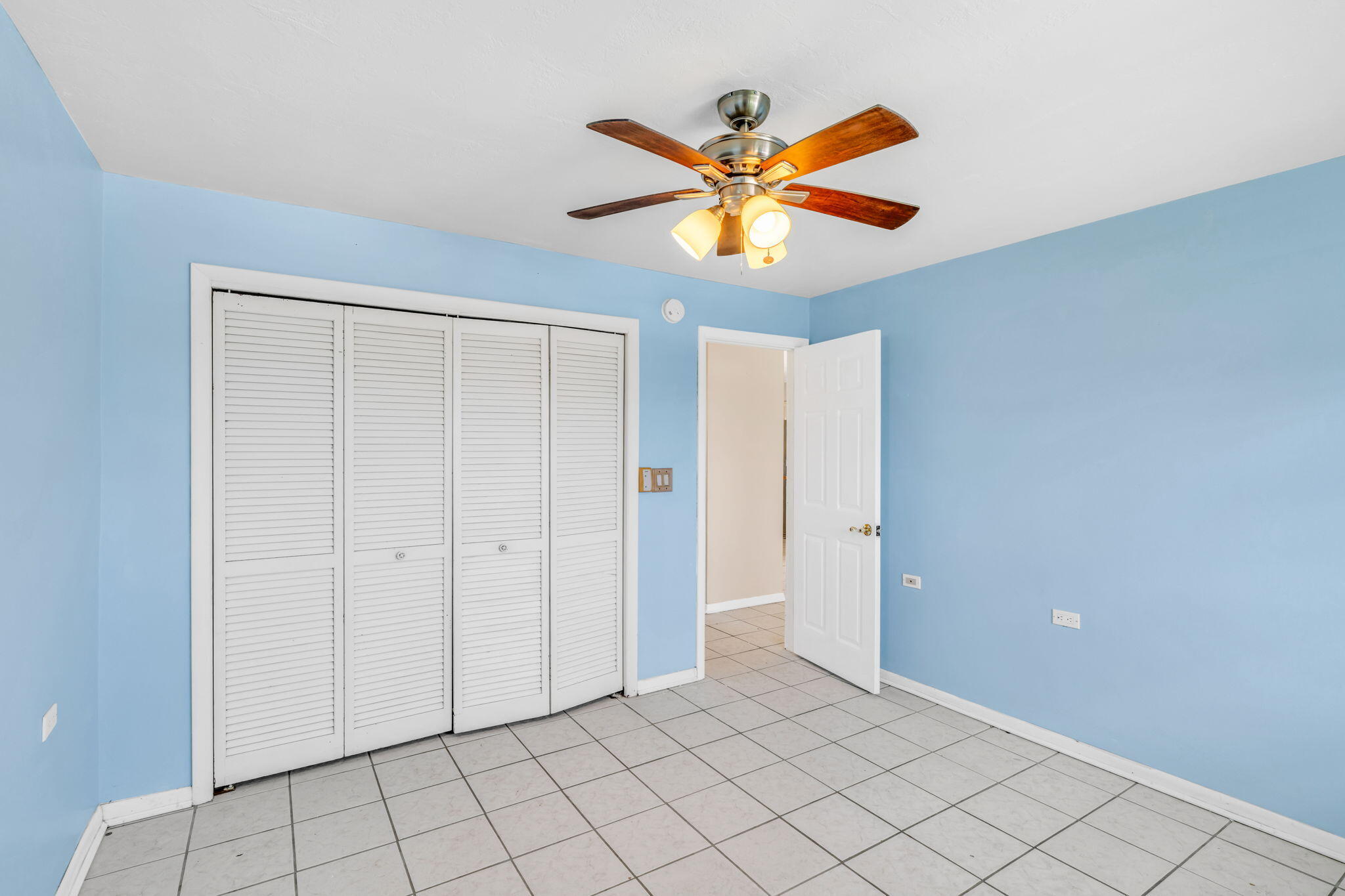 5301 Ocean Terrace, Unit 6 Marathon, FL 33050 - Photo 31 of 38 a view of an empty room