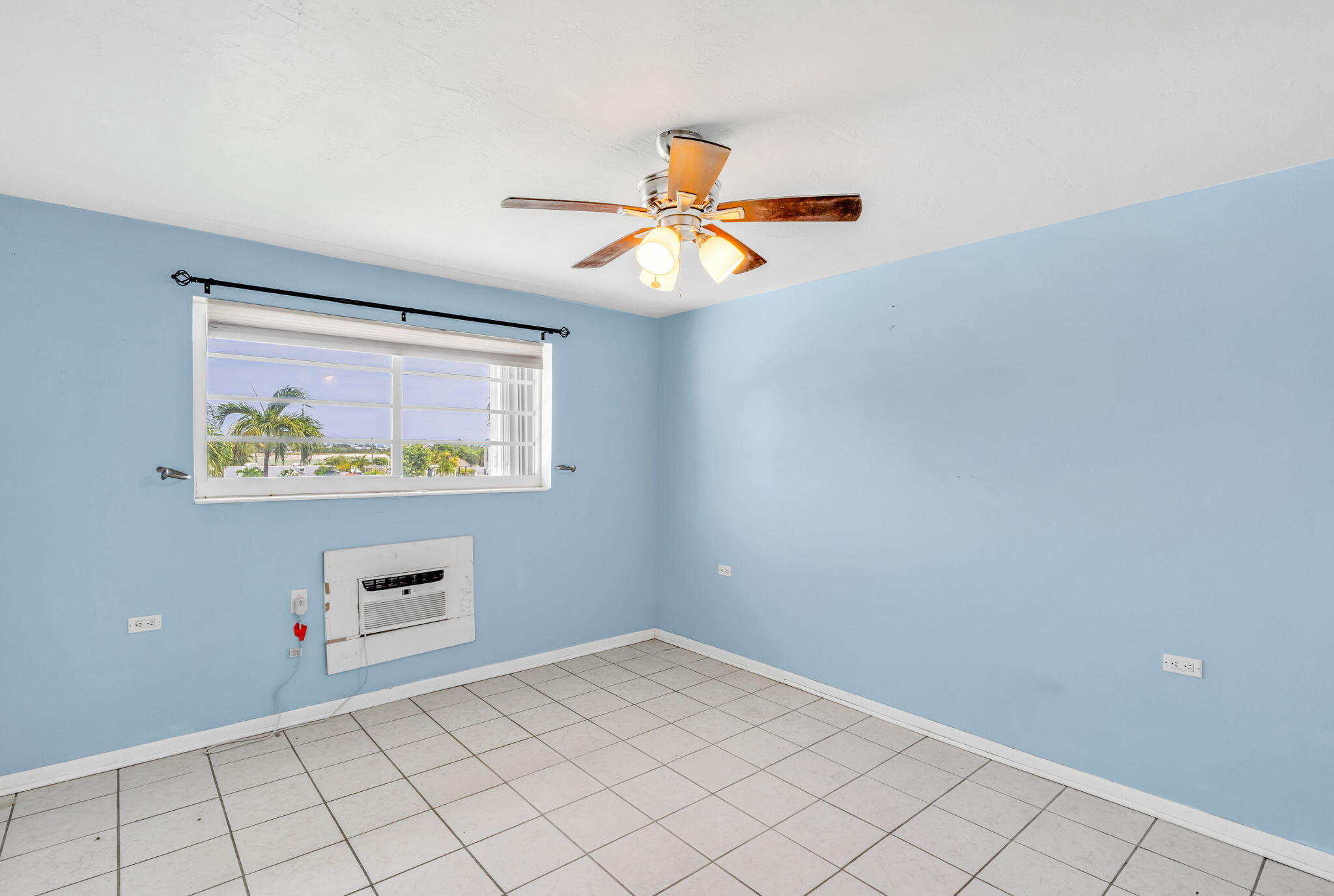 5301 Ocean Terrace, Unit 6 Marathon, FL 33050 - Photo 32 of 38 a view of an empty room