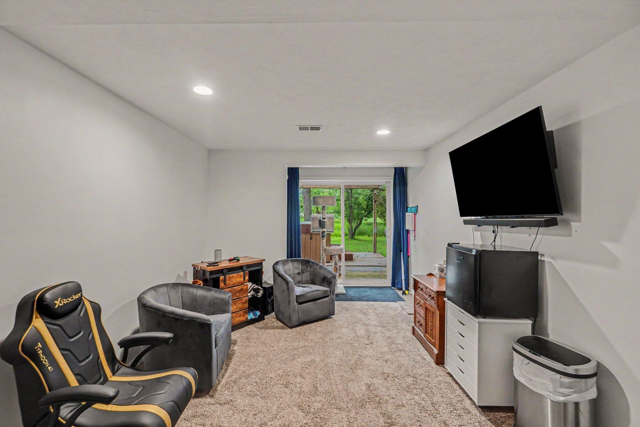 412 West Church Avenue Reed City, MI 49677 - Photo 10 of 15 009_file_2929