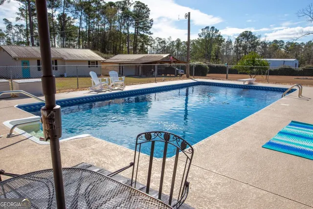 $325,000 | 171 Cherrywood Drive, Nicholls, GA 31554