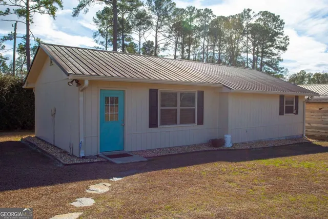 $325,000 | 171 Cherrywood Drive, Nicholls, GA 31554