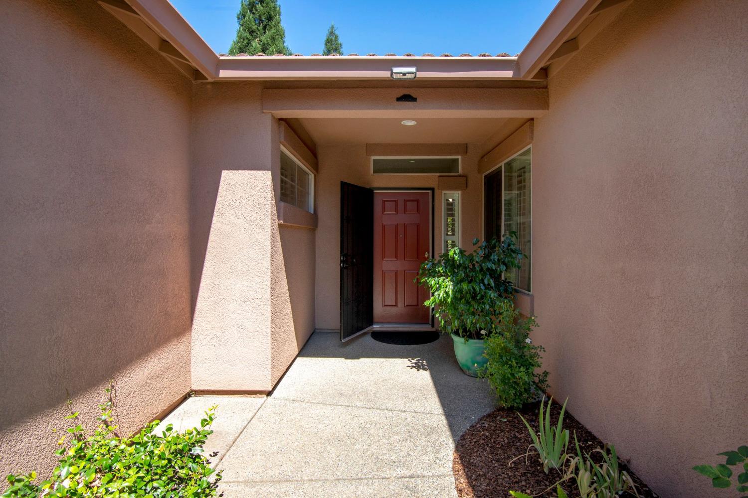 274 Lariat Loop Lincoln, CA 95648 - Photo 2 of 34 Walkway to Front Door w/Security Screen
