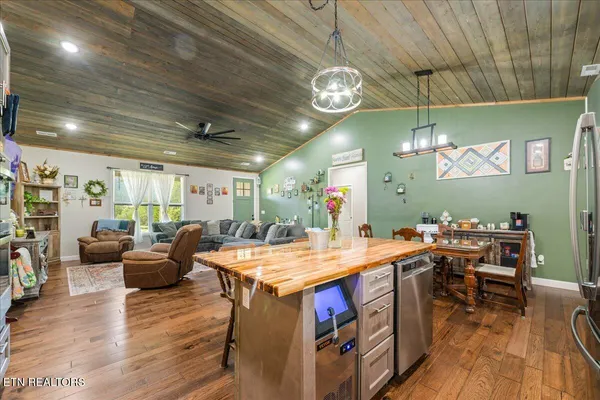 $748,500 | 151 Angel Lane, La Follette, TN 37766