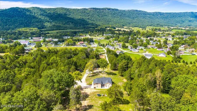 $798,500 | 151 Angel Lane, La Follette, TN 37766