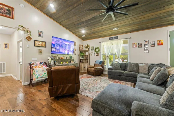 $748,500 | 151 Angel Lane, La Follette, TN 37766