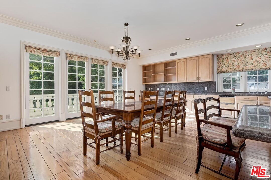 701 North Beverly Drive Beverly Hills, CA 90210 - Photo 12 of 31