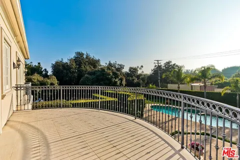 $19,800,000 | 701 North Beverly Drive, Beverly Hills, CA 90210