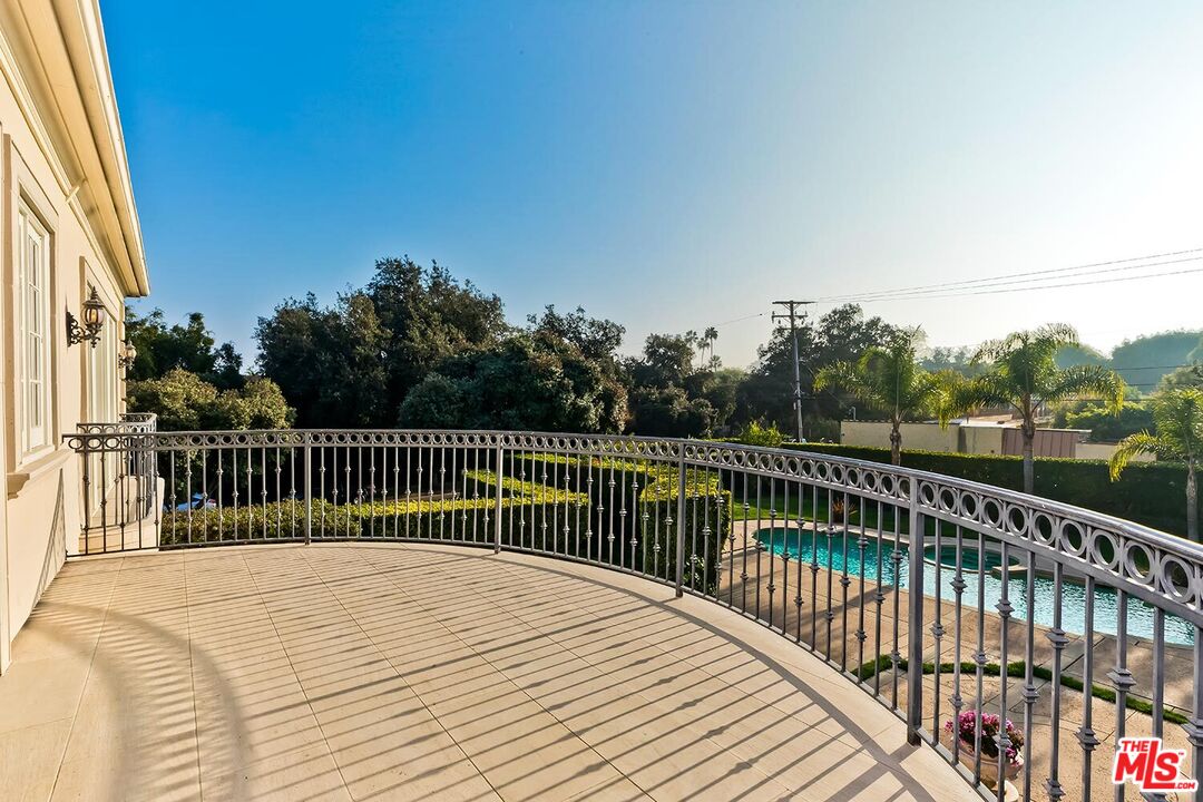 701 North Beverly Drive Beverly Hills, CA 90210 - Photo 17 of 31