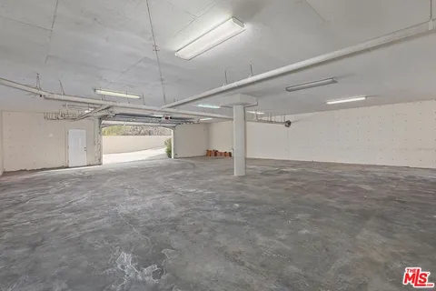 $19,800,000 | 701 North Beverly Drive, Beverly Hills, CA 90210