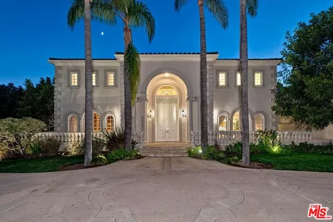$19,800,000 | 701 North Beverly Drive, Beverly Hills, CA 90210