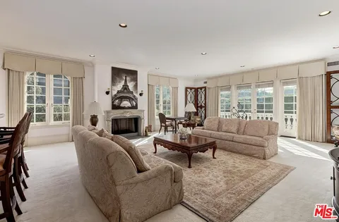 $19,800,000 | 701 North Beverly Drive, Beverly Hills, CA 90210