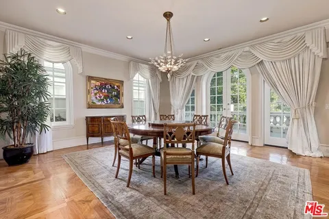 $19,800,000 | 701 North Beverly Drive, Beverly Hills, CA 90210