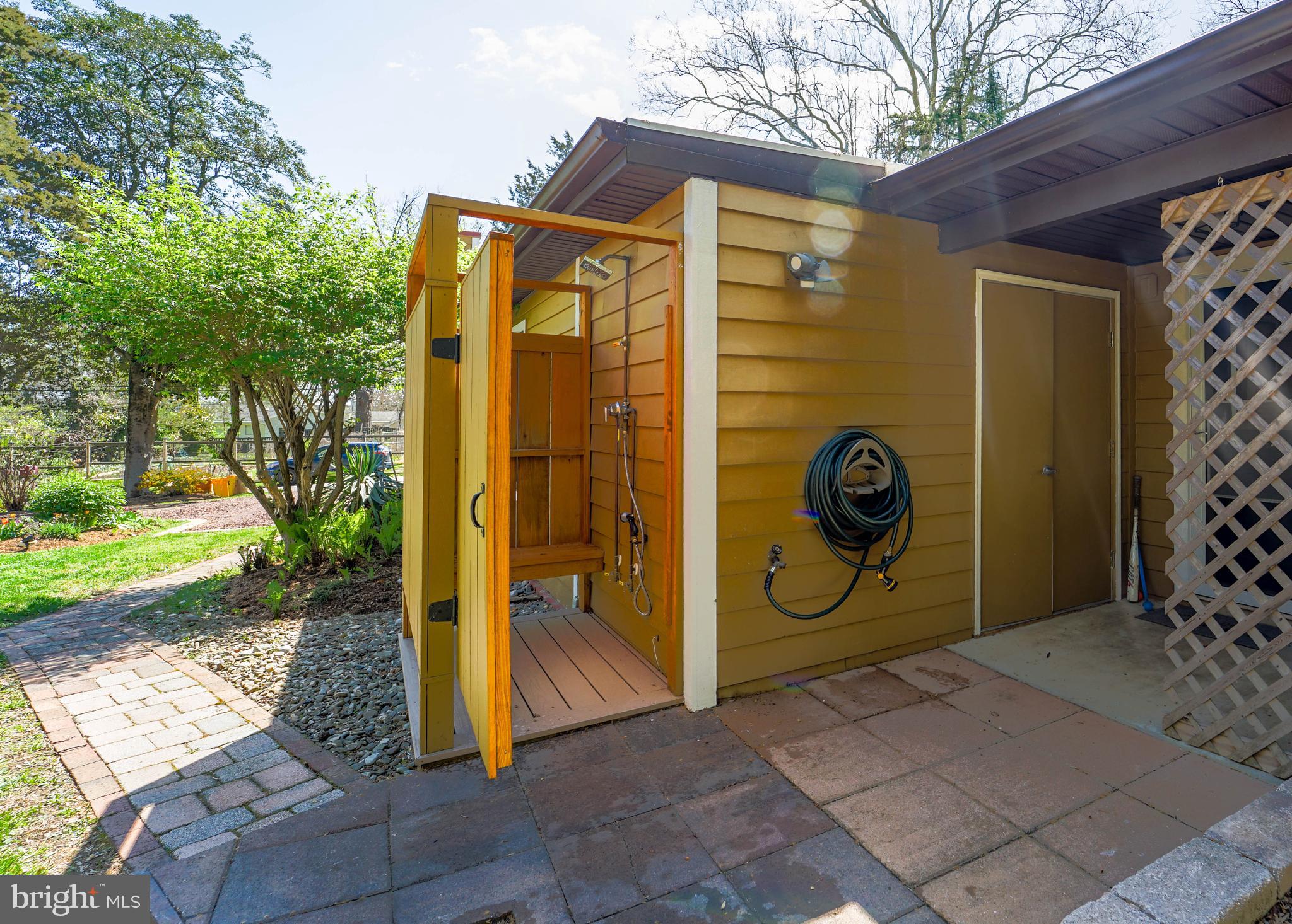 310 Epping Way Annapolis, MD 21401 - Photo 4 of 62 Cedar outside shower