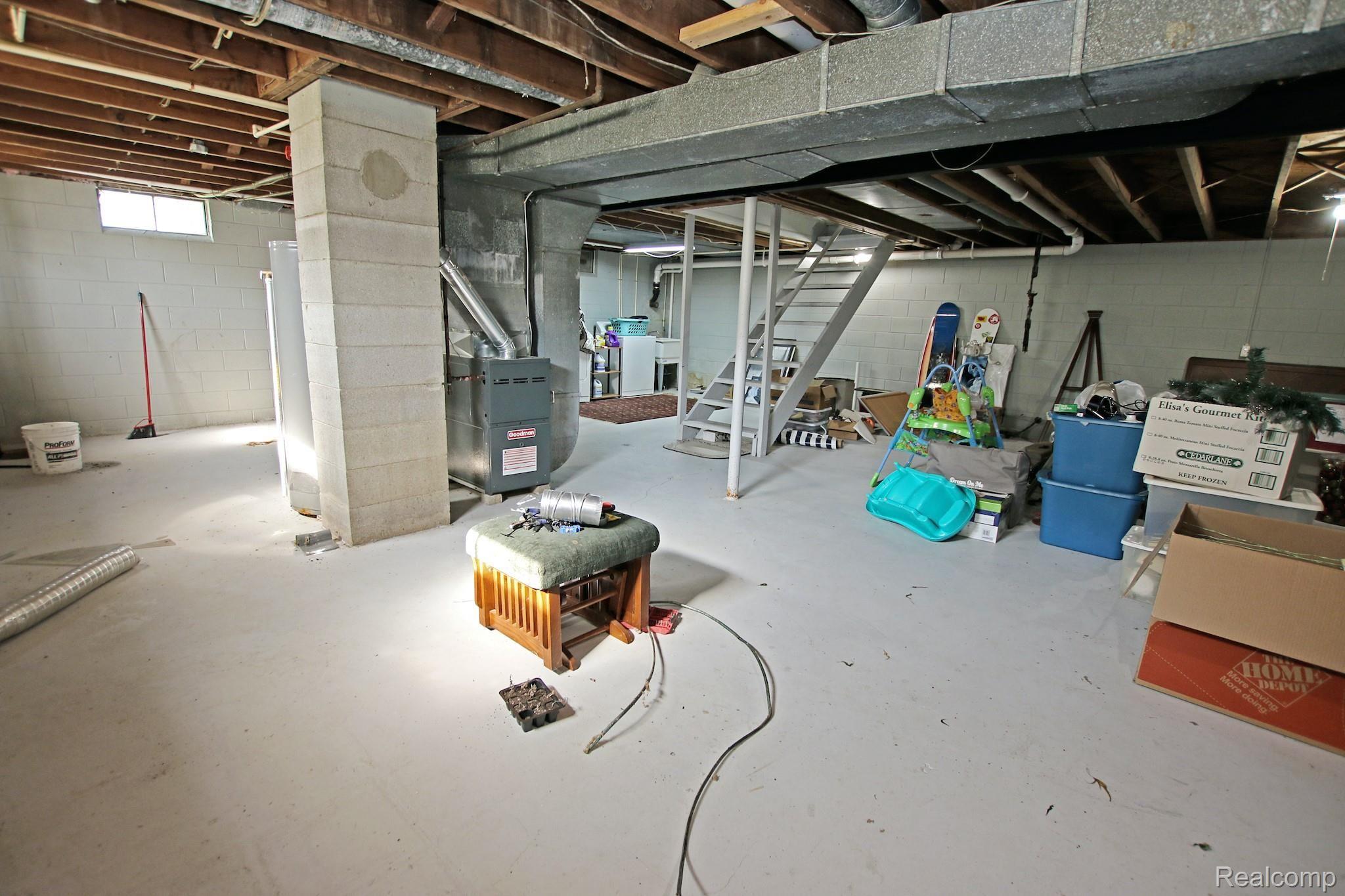 5466 Torrey Road Flint, MI 48507 - Photo 31 of 45 35) Basement.jpg