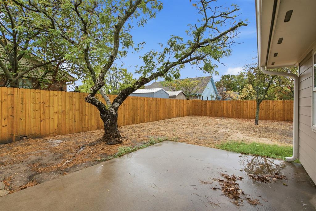 1416 North Rusk Street Weatherford, TX 76086 - Photo 4 of 24 Gallery Image 4