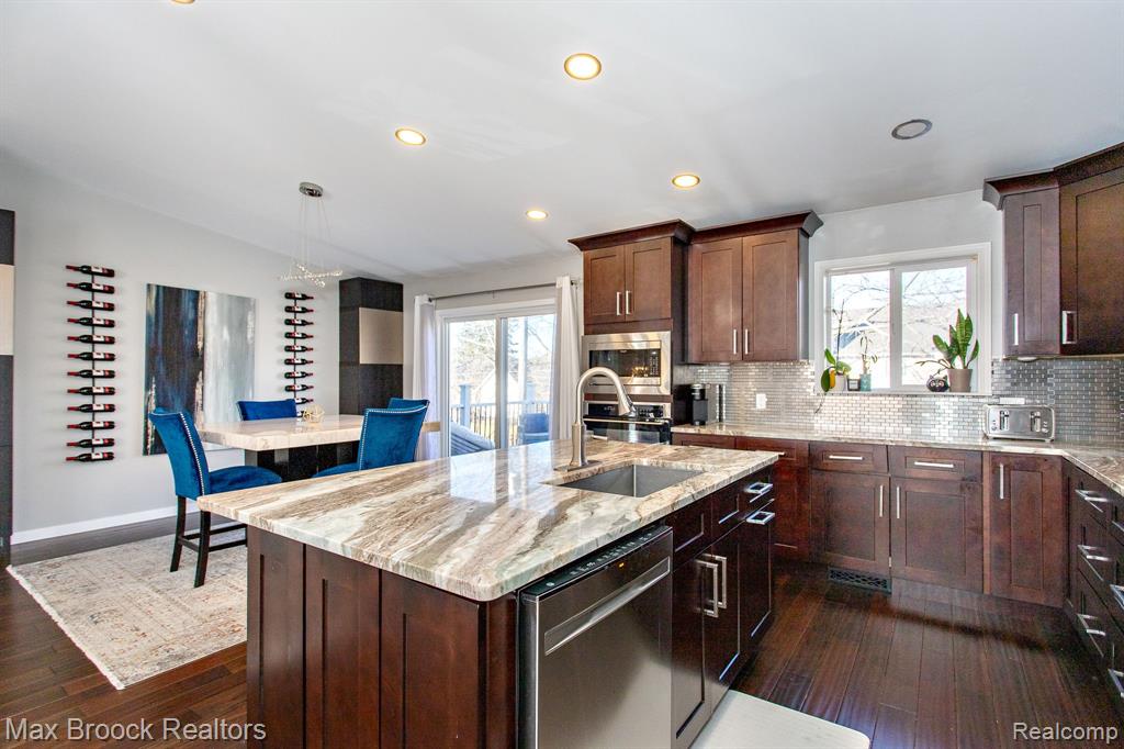 3918 Crooks Road Rochester Hills, MI 48309 - Photo 9 of 66